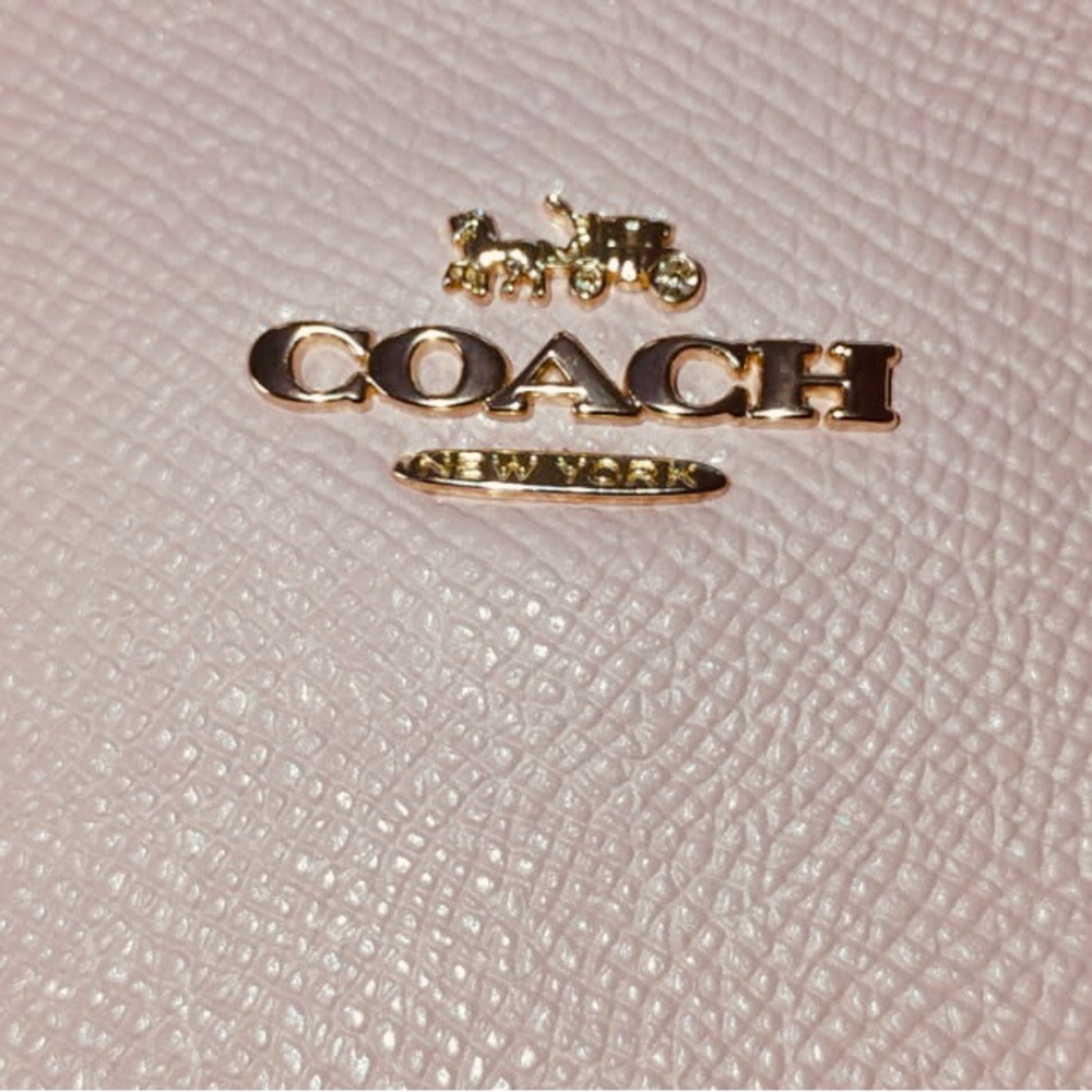Coach Rose/Pink Leather Wristlet with Gold Chain Strap NWOT - Picture 2 of 10
